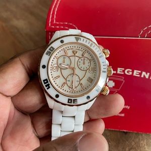 Men’s or Ladies Swiss Legend Ceramic White Watch Gently used.